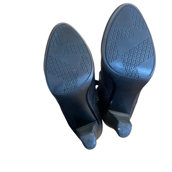 Tsubo Black Leather Ankle Zip Strap Heels - Women's Size 8 - Picture 9 of 10